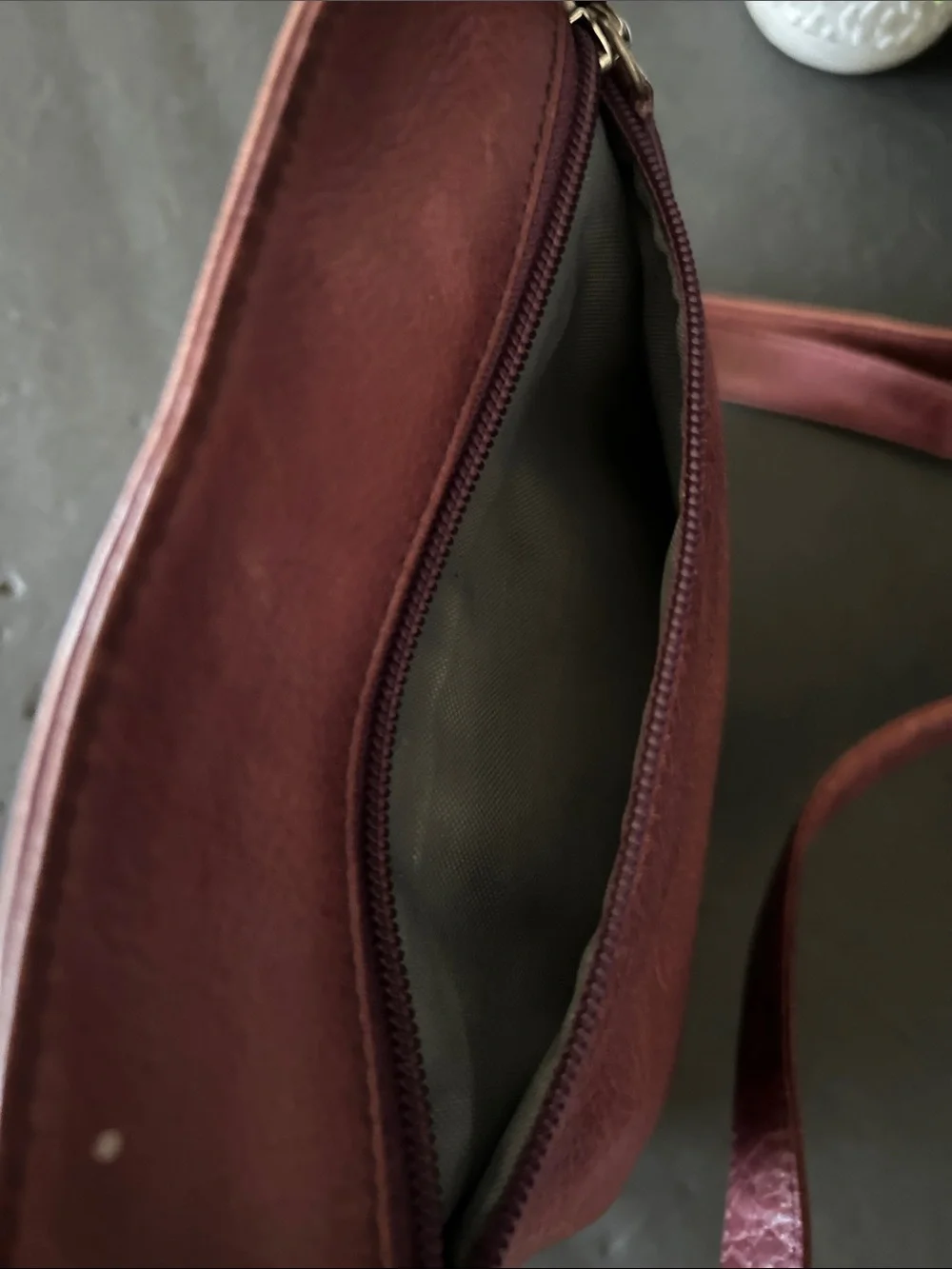 Compact Mauve Pink Leather Crossbody Bag with Front Flap